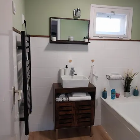 Zabszalma Vendeghaz Lägenhet *