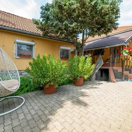 Zabszalma Vendeghaz *