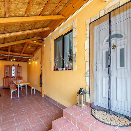 Zabszalma Vendeghaz Lägenhet *