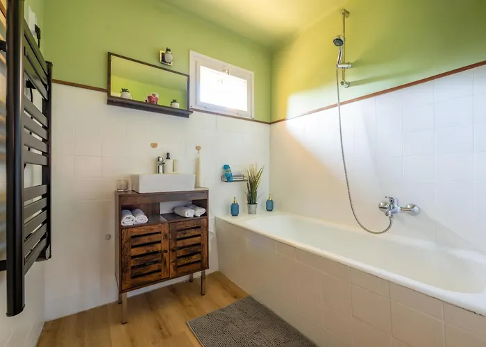 Zabszalma Vendeghaz דירה