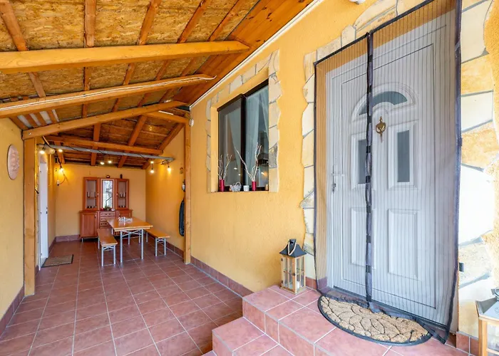 Zabszalma Vendeghaz Apartament *